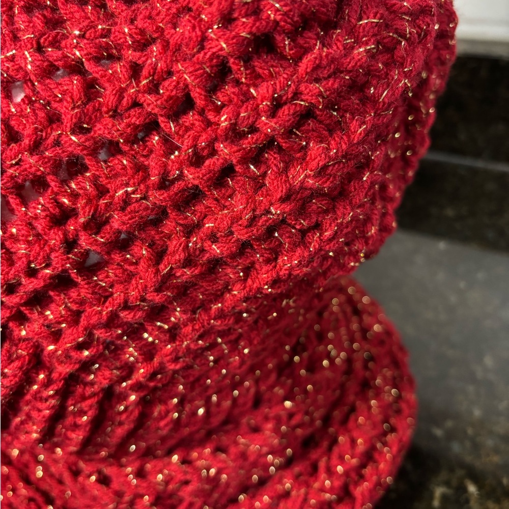 NWOT Red and Gold Knit Hat and Scarf Set - Picture 8 of 8